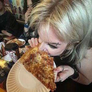 Meet your Posher, Liz